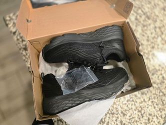 Work slip resistant women's size 10