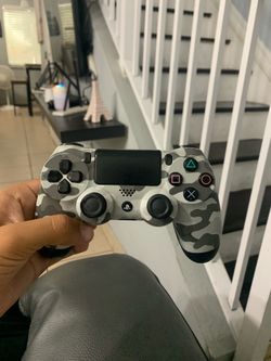 Sony DualShock 4 Wireless Controller (Urban Camouflage / Gray Camouflage)