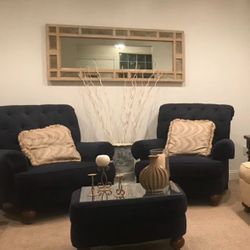 Accent Chairs 