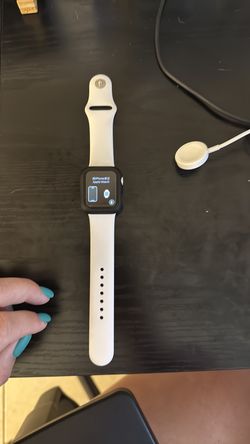 Apple Watch Series 4 38mm mint condition
