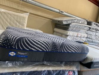 King sealy plush mattress set