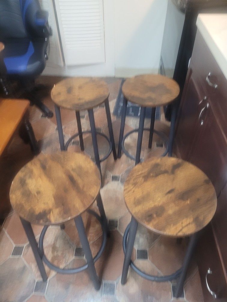 4 Breakfast Bar Stools