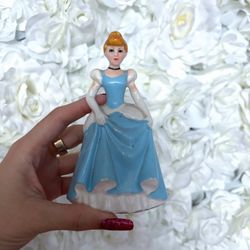 ✨ RARE VINTAGE CINDERELLA PORCELAIN FIGURINE CINDERELLA COLLECTIBLE JAPAN✨