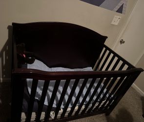 Baby Crib And Changing Table