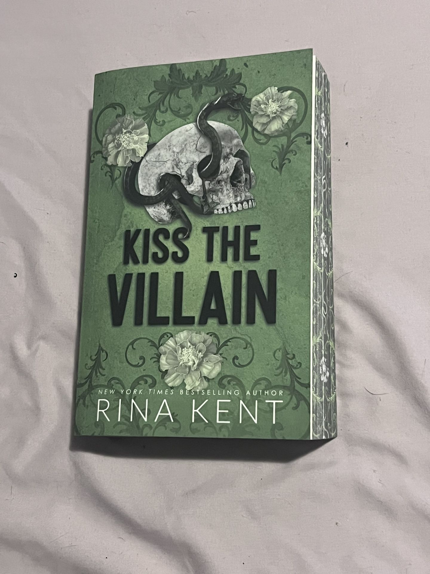Kiss the villain