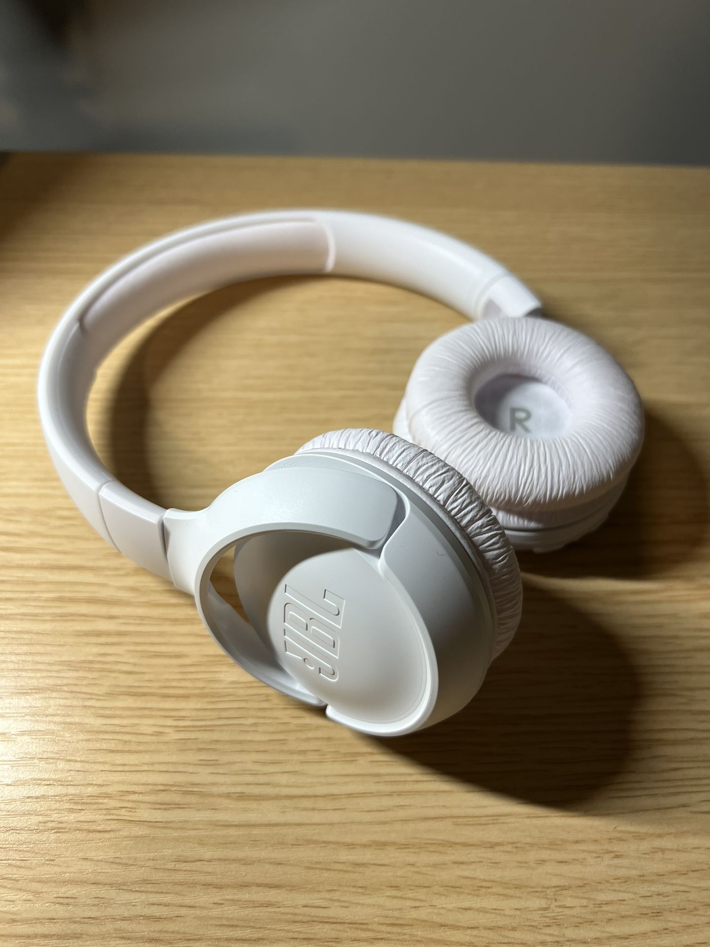 JBL Wireless headphones