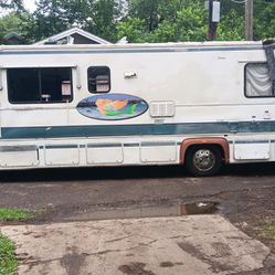 88 Motorhome For Scrap. 454 And Tranny With 40,670 Miles