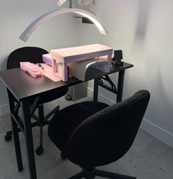 Table and chairs for sale
