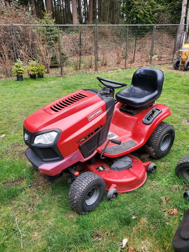 Craftsman T2400 Lawn Mower Tractor for Sale in Federal Way, WA OfferUp