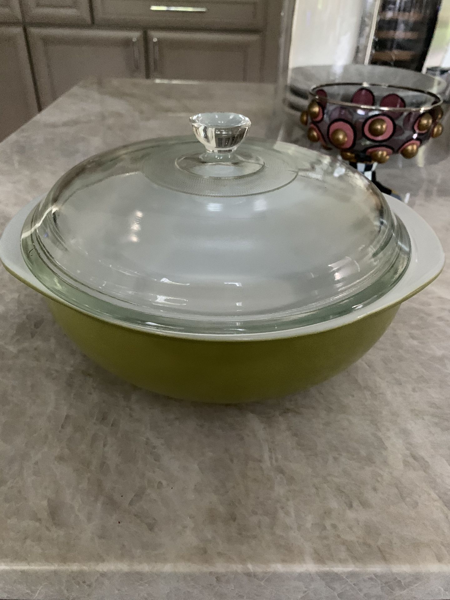 Vintage Pyrex glass bowl and glass lid