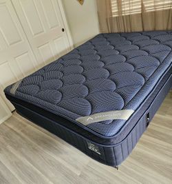 Dreamcloud Luxe Hybrid mattress - QUEEN