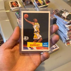 Kevin Durant 2007-08 Topps 50th Anniversary 1957-58 Variation No. 112 RC Rookie Card