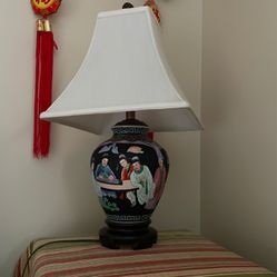 Vintage Chinese Hand Painted Table Lamp