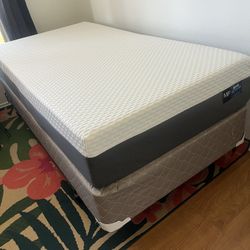 Jerome’s Twin Size Tempur-Pedic mattress With Bed Frame 