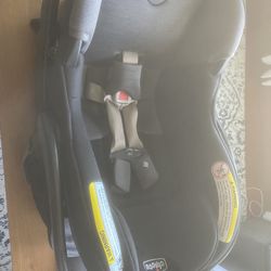 Chico Key Fit 35 Infant Car seat & Base