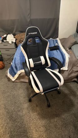 Gt racing gaming chair owned for only 6 months