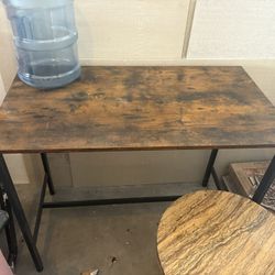 Dining Table & 4 Chairs 