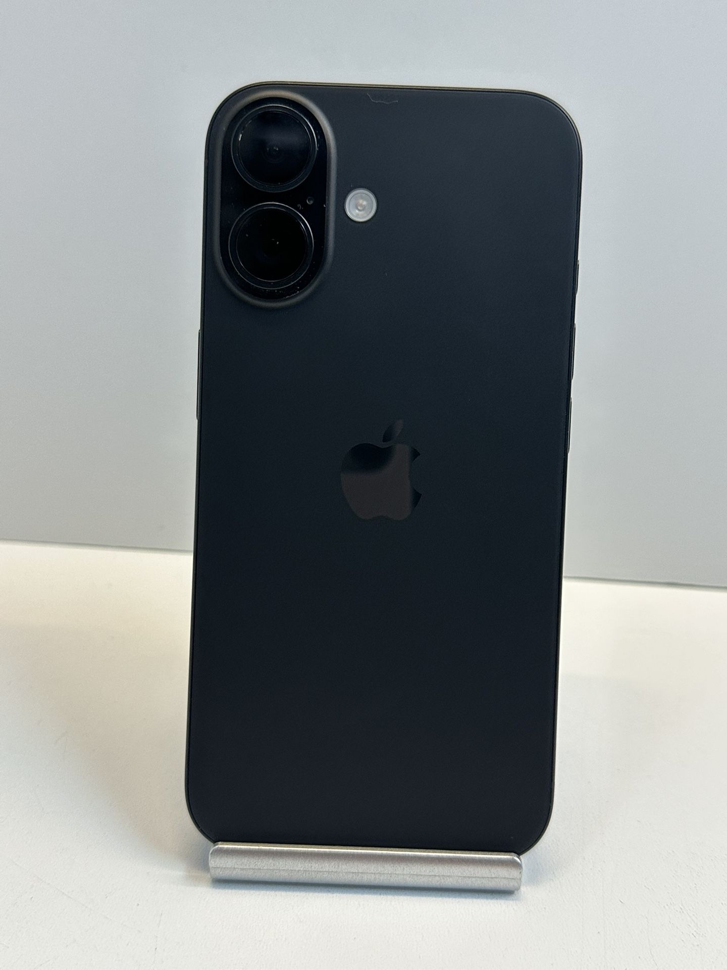 Apple iPhone 16 128gb. ( Fully Unlocked )