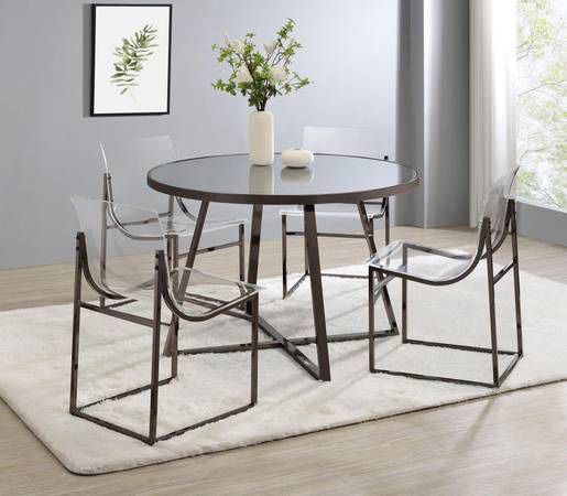 ~Modern Round Dining Room Table with Glass Top and Metal Base And Edgy Clear Chairs! NEW!