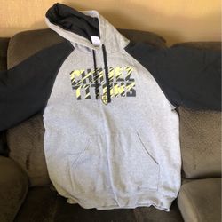 Cesar Chavez, sweatshirt, size medium