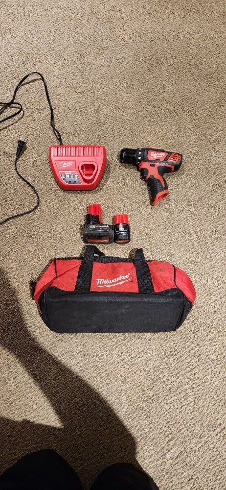 Milwaukee M12 Drill Driver