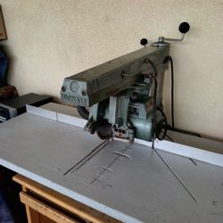 DeWalt Arm Saw