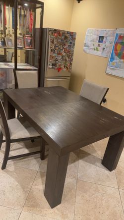 Extendable Dining Table
