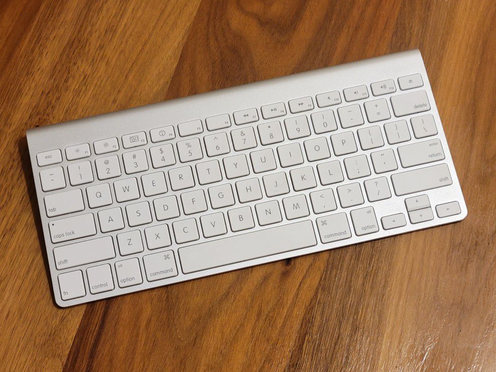 Apple Wireless Bluetooth Keyboard Model 1314