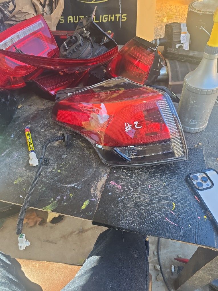 2016-2018 TOYOTA RAV4 Driver SIDE TAIL LIGHT OEM