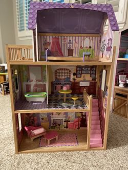 Doll House Large