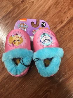 NWT paw patrol indoors soft slippers size 7/8
