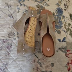 Size 8 Tan Wedge Shoes