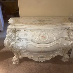 SILIK Italian 4-drawers Dresser And Mirror