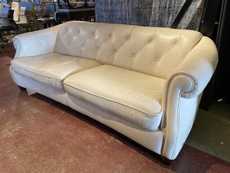 NATUZZI Floriano B520 Traditional White Italian Leather Sofa with Tufted Back