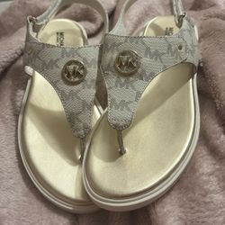 Micheal Kors Size 5 Sandals 