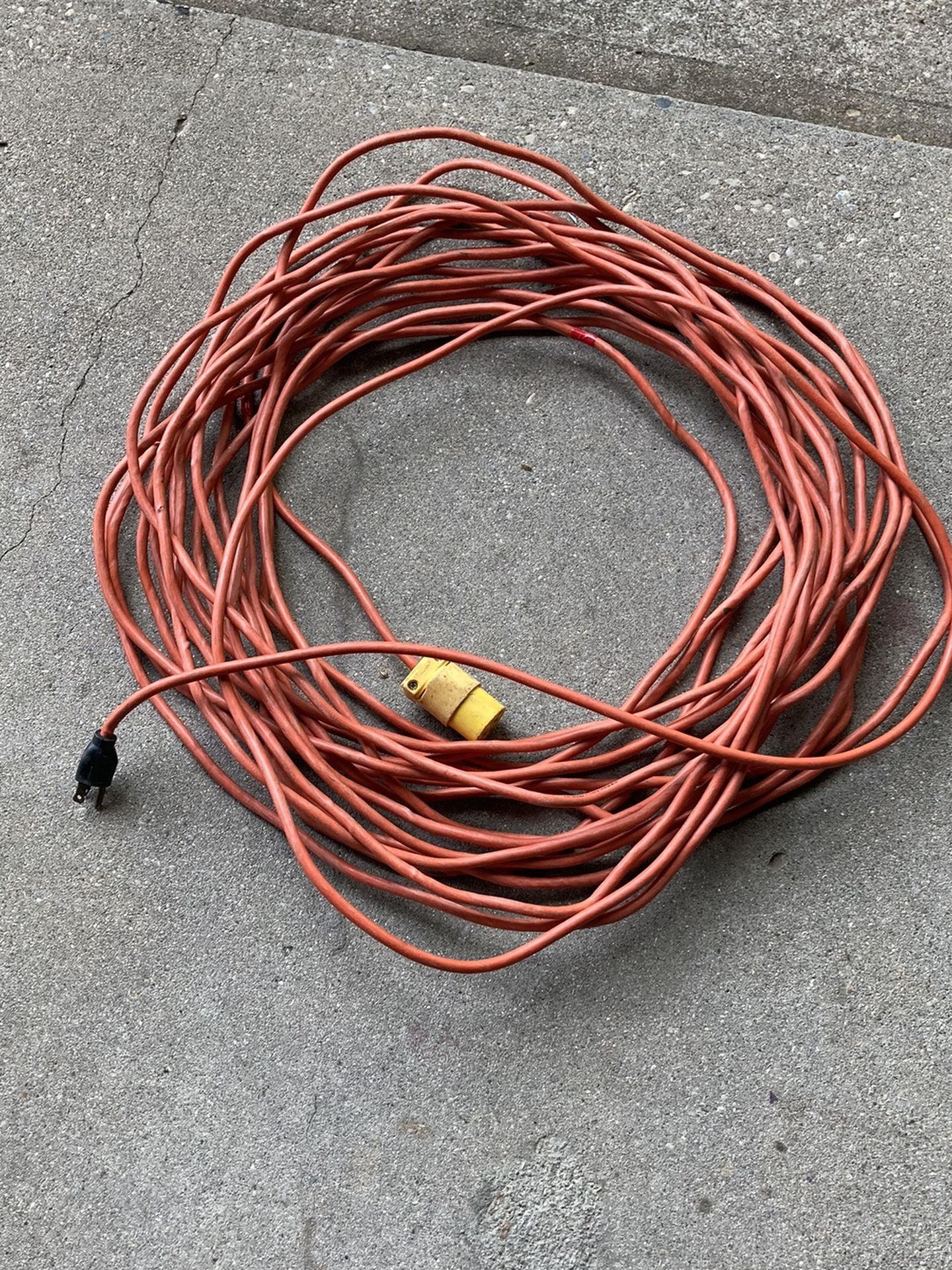 100 Ft Extension Cord