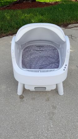 PetPivot AutoScooper Automatic Self-Cleaning Cat Litter Box + 2 New Liners