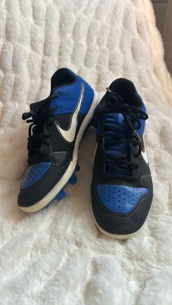 Nike baseball shoes