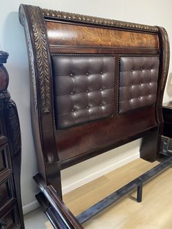 🔥 LIMITED-TIME SALE – LUXURY SOLID WOOD QUEEN BED AND DRESSER $850