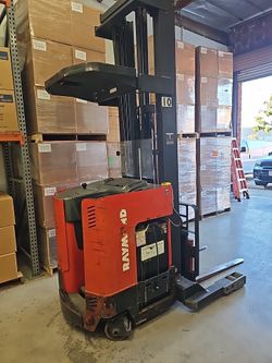 Raymond Standup Forklift  Model:EASI R40TT