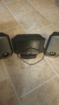 Bookshelf stereo system GPX AM FM CD