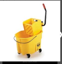 Rubbermaid Yellow Mop Bucket with Wringer