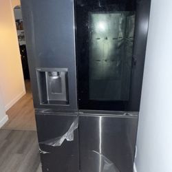 Knock Knock Refrigerator 
