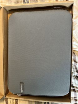 Amazon basics laptop sleeve 13 x 10.