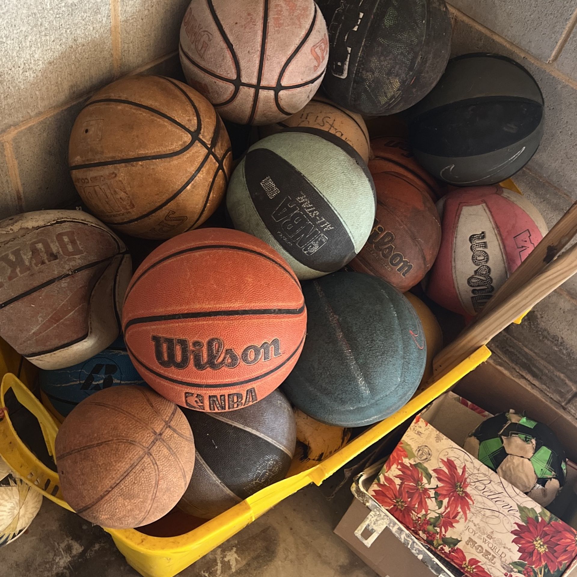 tub of sports balls (20 plus balls)