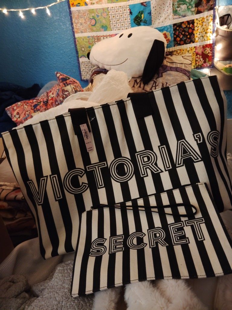 Victorias Secret Extra Large New Bag And Wristlet