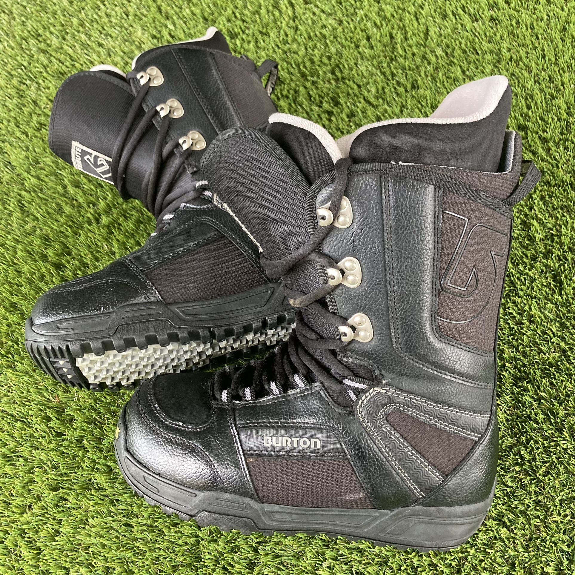 🏂 Burton Tribute Snowboard Boots. Men’s Size 6