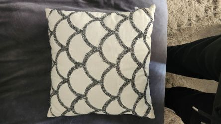 Seashell Detail Decorative Throw Pillow