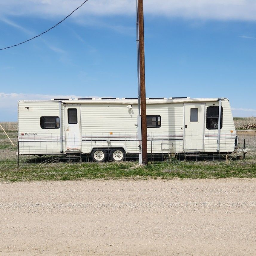 2001 Fleetwood Prowler $5,000 (Solar Powered)