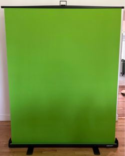 EMART Portable Green Screen Backdrop – Pull-Up Collapsible Background – Excellent Condition
